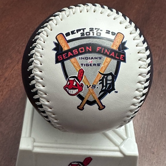 2010 Cleveland Indians Tigers MLB Rawlings Baseball Progressive Field Wahoo - Picture 2 of 9